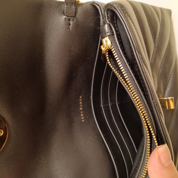 Tory Burch designer mini bags Kira Chevron Chain Wallet in Black mainTory Burch - Picture 9 of 13